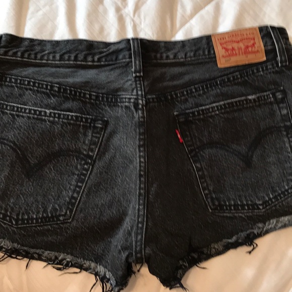 Levi jean shorts - Picture 2 of 5